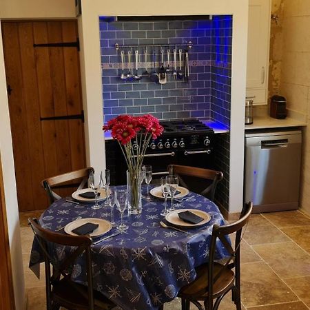 Dom Peyreton Prestige Cottages Set In A Charming Wine Property Villegouge Luaran gambar
