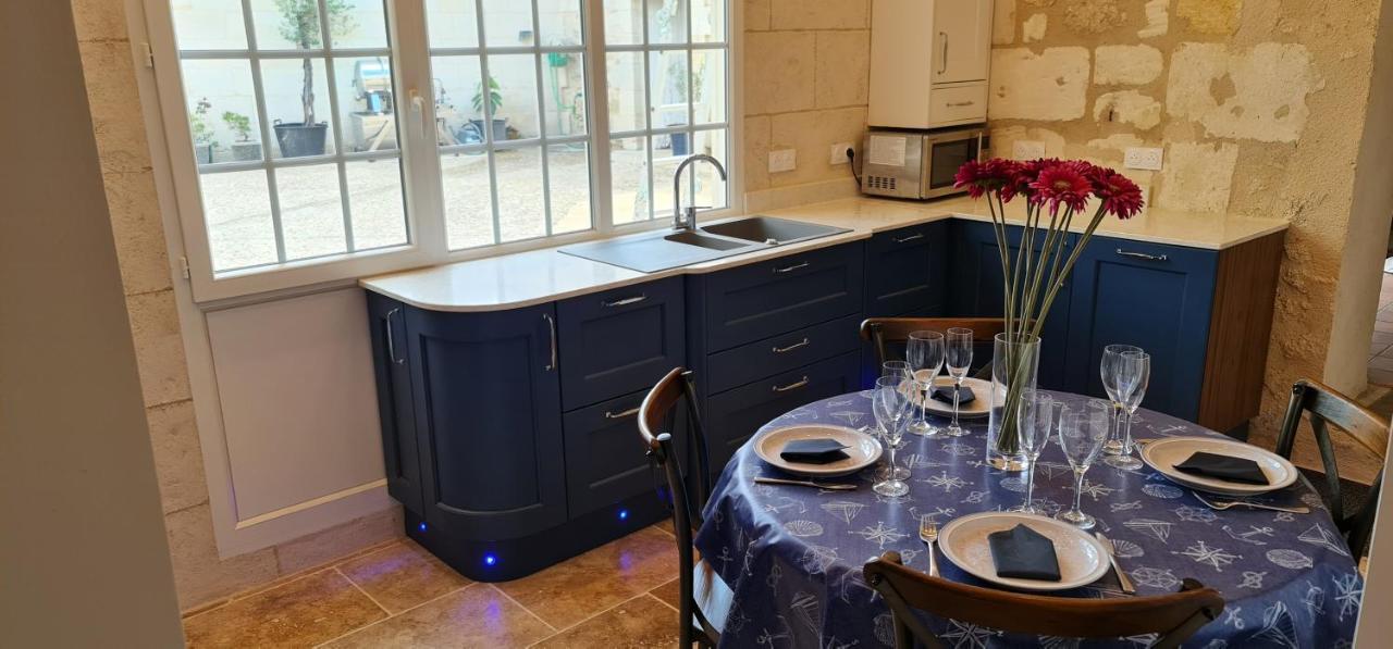 Dom Peyreton Prestige Cottages Set In A Charming Wine Property Villegouge Luaran gambar