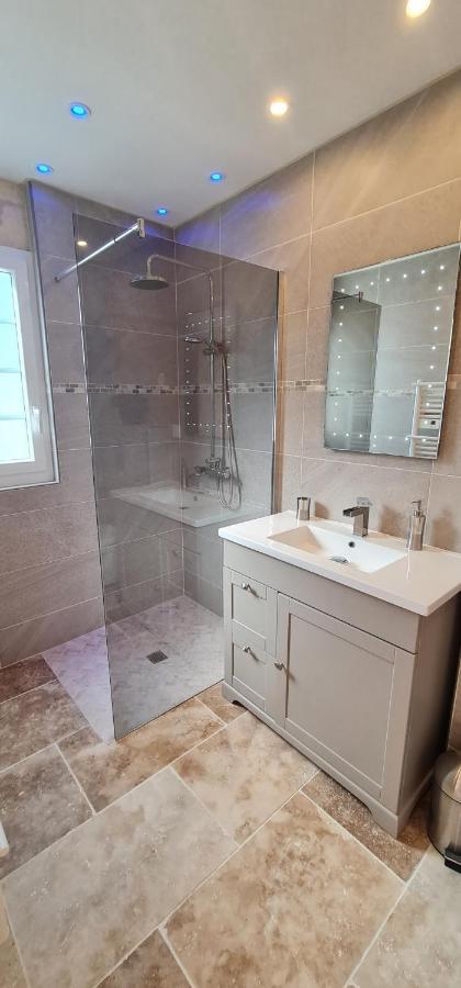 Dom Peyreton Prestige Cottages Set In A Charming Wine Property Villegouge Luaran gambar