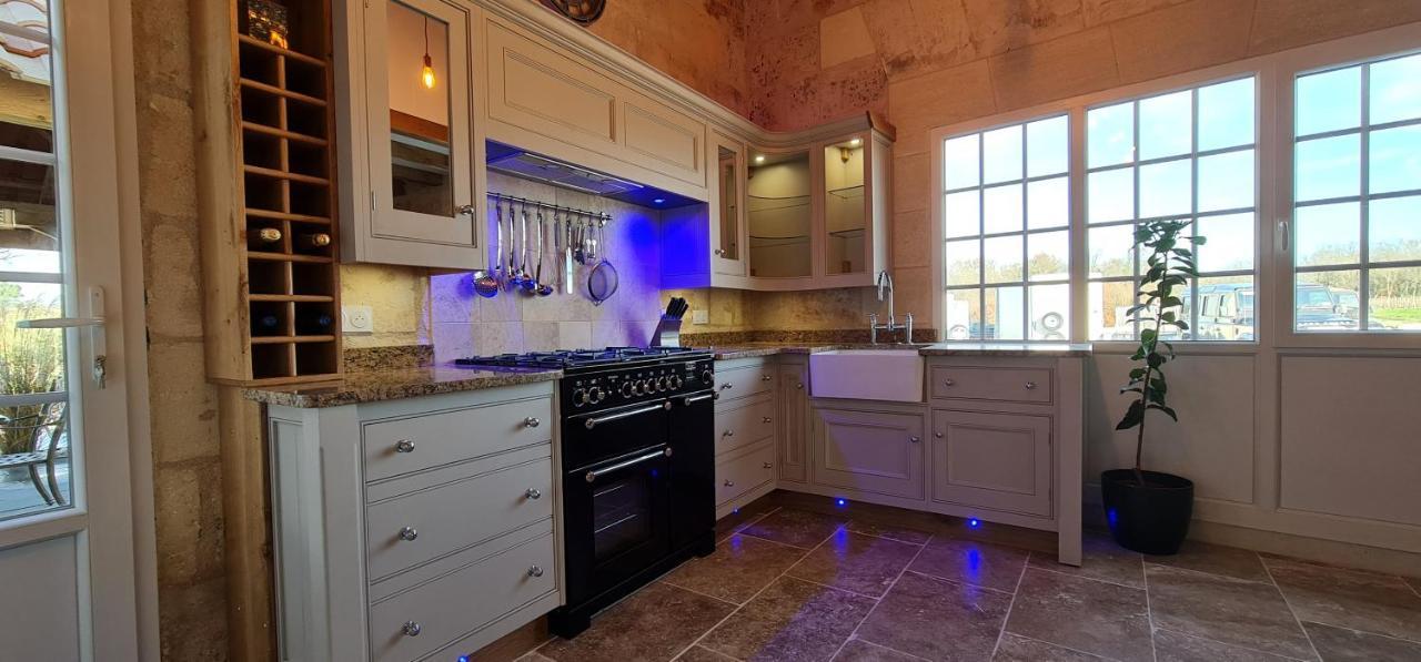 Dom Peyreton Prestige Cottages Set In A Charming Wine Property Villegouge Luaran gambar
